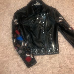 NWT Romeo and Juliet couture Jacket size SMALL.